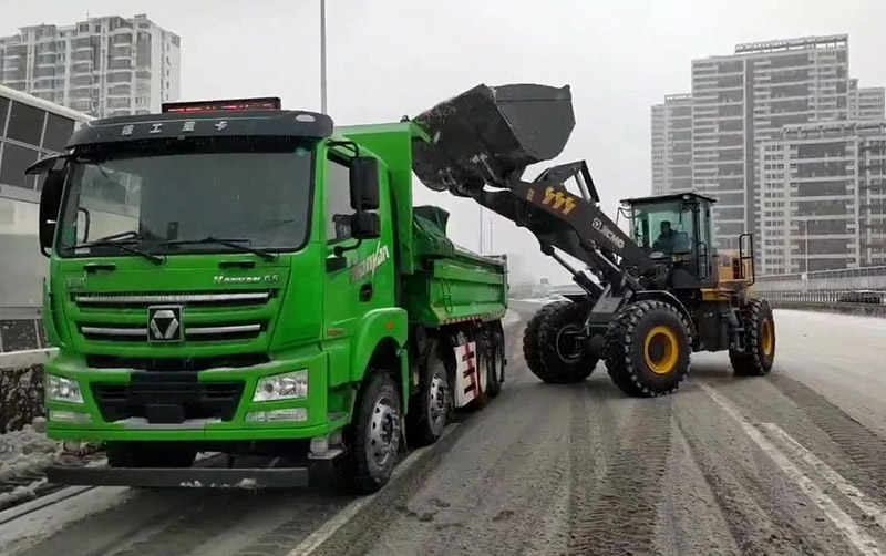 除雪保流通，尊龙凯时汽车在行动